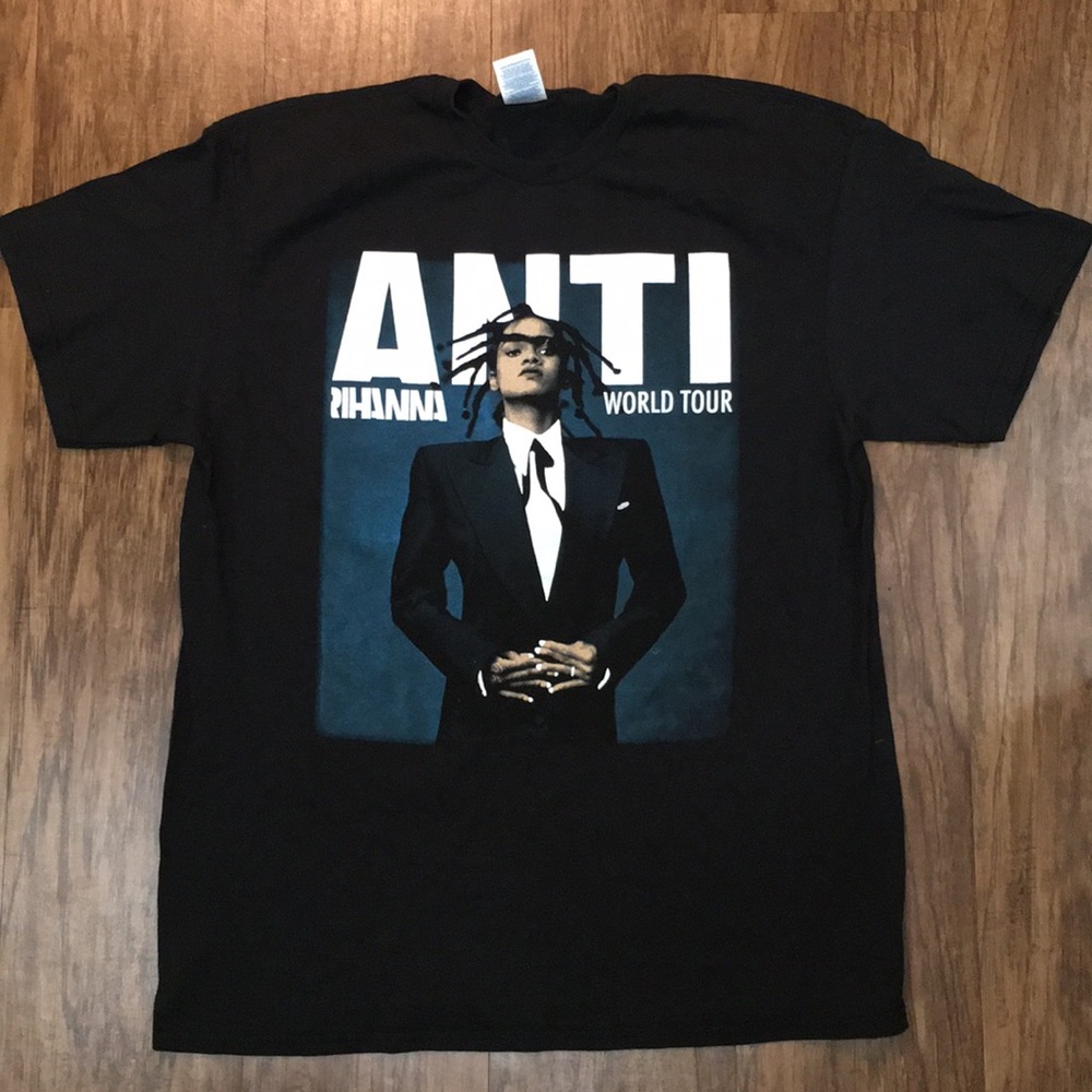 Rihanna T-shirt